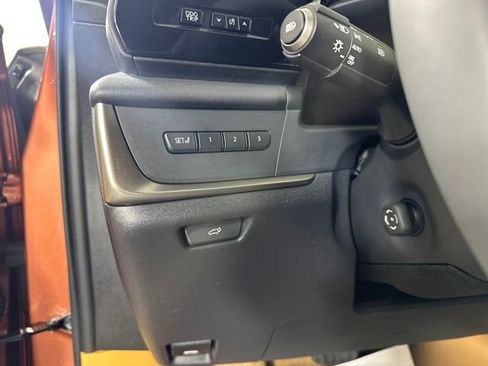 Used 2025 Lexus RZ 450e image 19