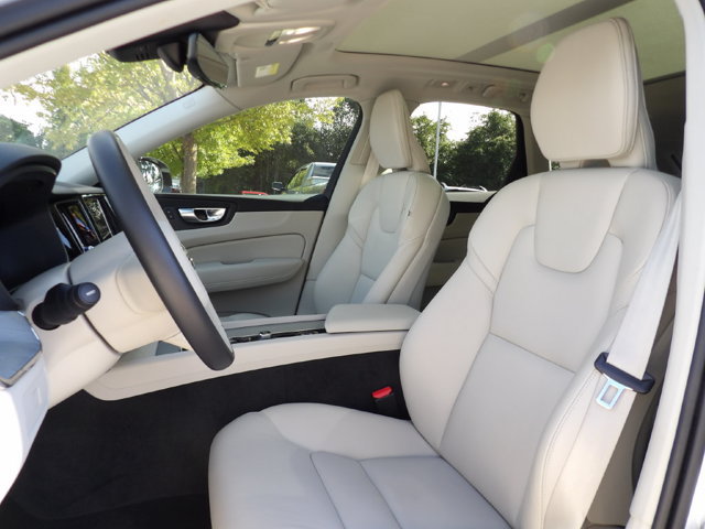 Certified 2024 Volvo XC60 B5 Plus w/ Climate Package AWD/4WD image 13