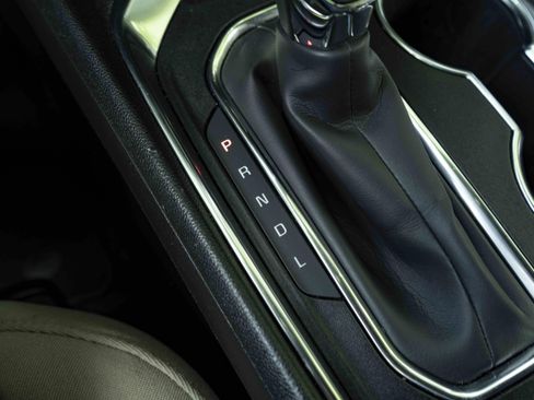 Used 2023 Chevrolet Traverse LS FWD image 30