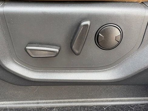 Used 2022 Ford F250 Lariat w/ Lariat Ultimate Package AWD/4WD image 21