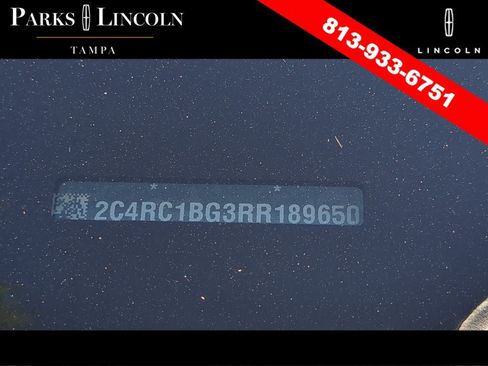Used 2024 Chrysler Pacifica Touring-L w/ Uconnect Theater Family Group FWD image 16
