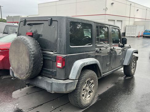 Used 2018 Jeep Wrangler Unlimited Rubicon w/ Connectivity Group AWD/4WD image 4