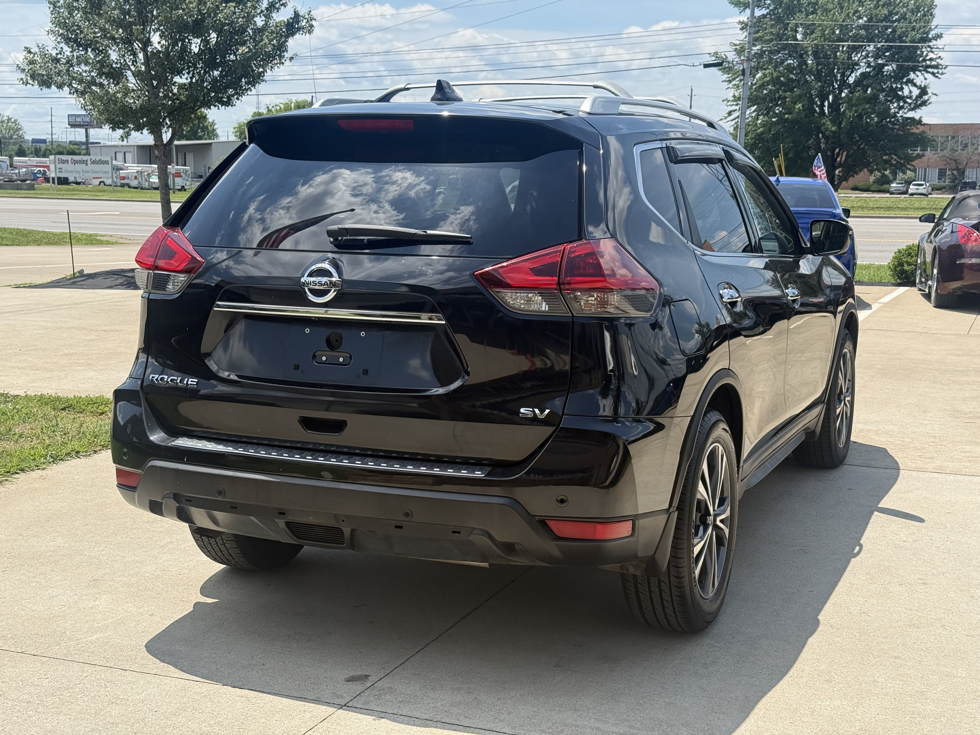 Used 2019 Nissan Rogue SV w/ Premium Package FWD image 7