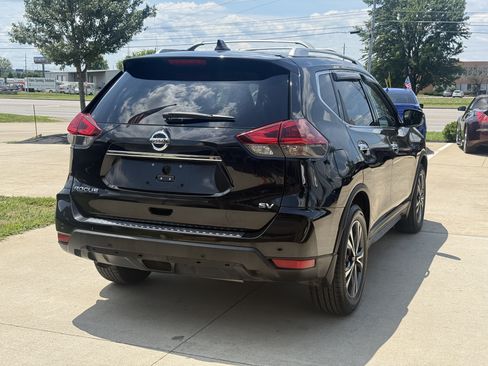 Used 2019 Nissan Rogue SV w/ Premium Package FWD image 7