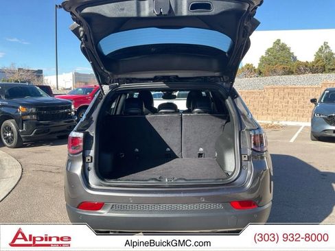 Used 2024 Jeep Compass Limited image 18