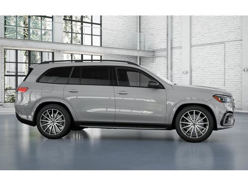 New 2026 Mercedes-Benz GLS 580 4MATIC image 17