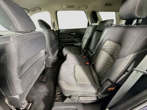 Used 2022 Nissan Pathfinder S FWD image 22