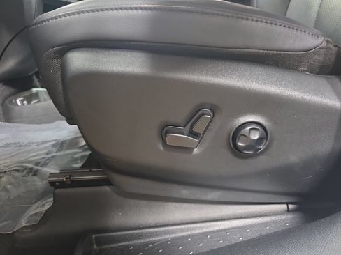 Used 2025 Chrysler Pacifica Select FWD image 30