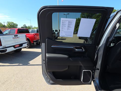 Used 2023 Chevrolet Silverado 1500 RST AWD/4WD image 27