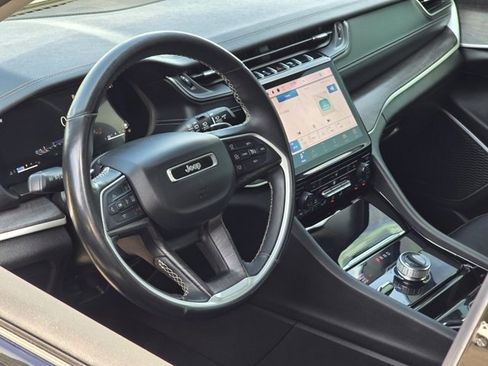 Used 2022 Jeep Grand Cherokee L Limited image 17