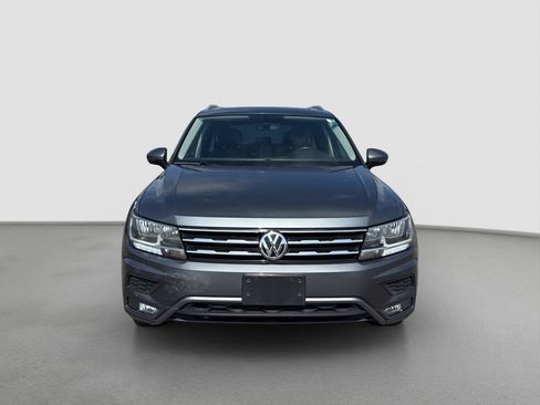 Used 2018 Volkswagen Tiguan SEL AWD/4WD image 2