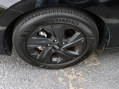 Used 2023 Hyundai Elantra SEL FWD image 16