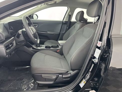 Used 2025 Kia K4 LXS image 26