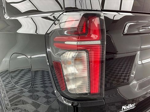 Used 2024 Chevrolet Tahoe Z71 w/ Luxury Package image 31