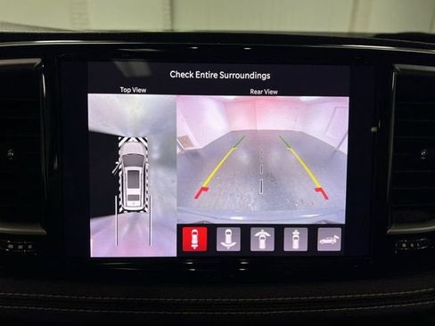 Used 2022 Chrysler Pacifica Limited FWD image 15