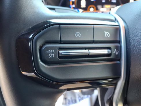 Used 2024 Chevrolet Colorado ZR2 w/ ZR2 Convenience Package III image 18