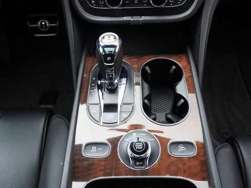 Used 2019 Bentley Bentayga AWD/4WD image 55