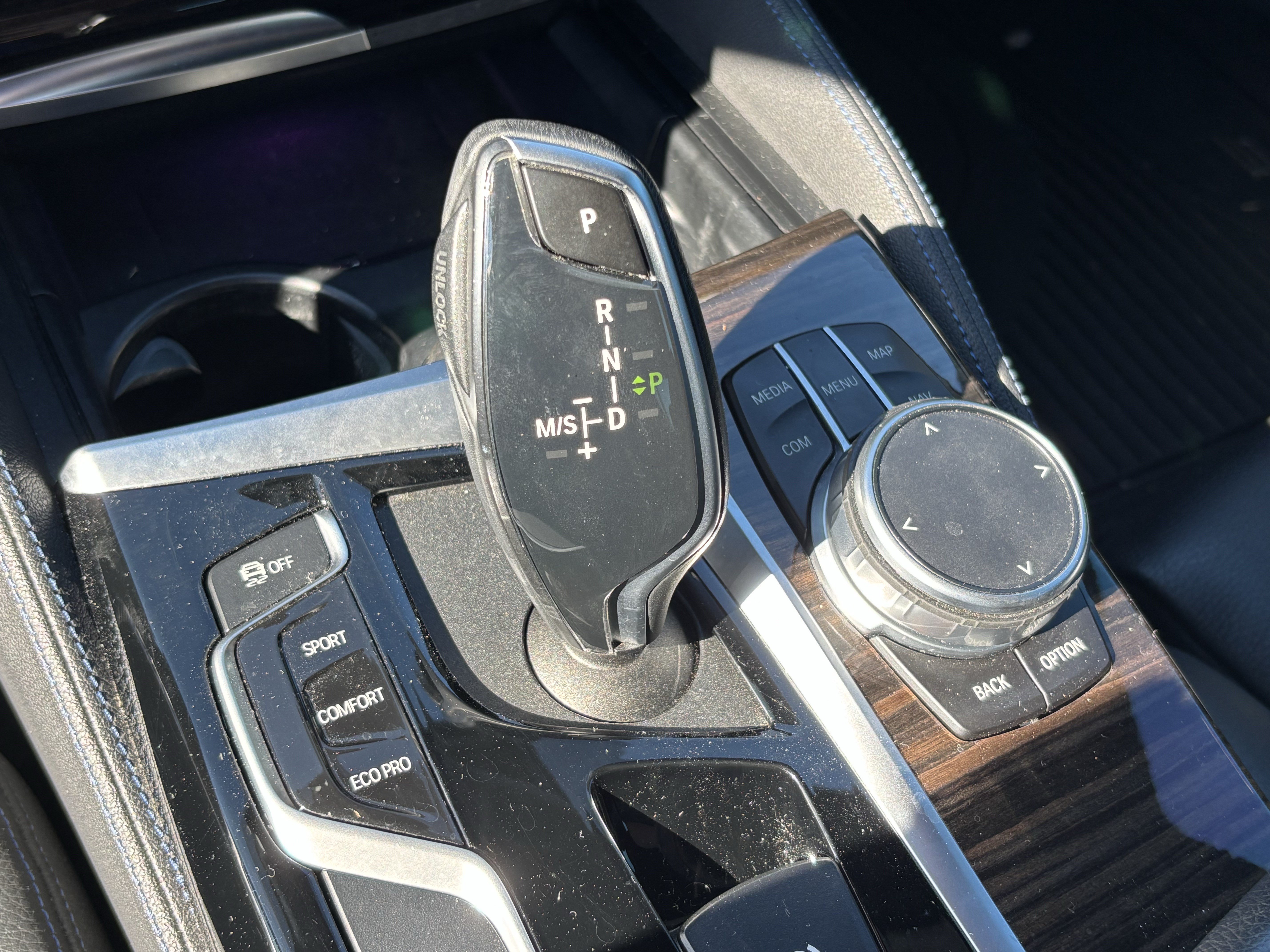 Used 2020 BMW 530i w/ M Sport Package RWD image 26