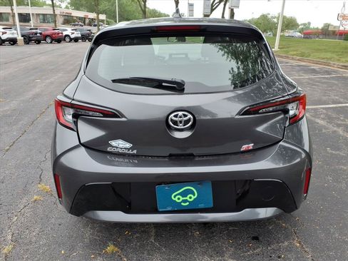 Used 2025 Toyota Corolla SE w/ SE Package FWD image 6