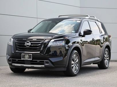 Used 2023 Nissan Pathfinder SL w/ Black Appearance Package