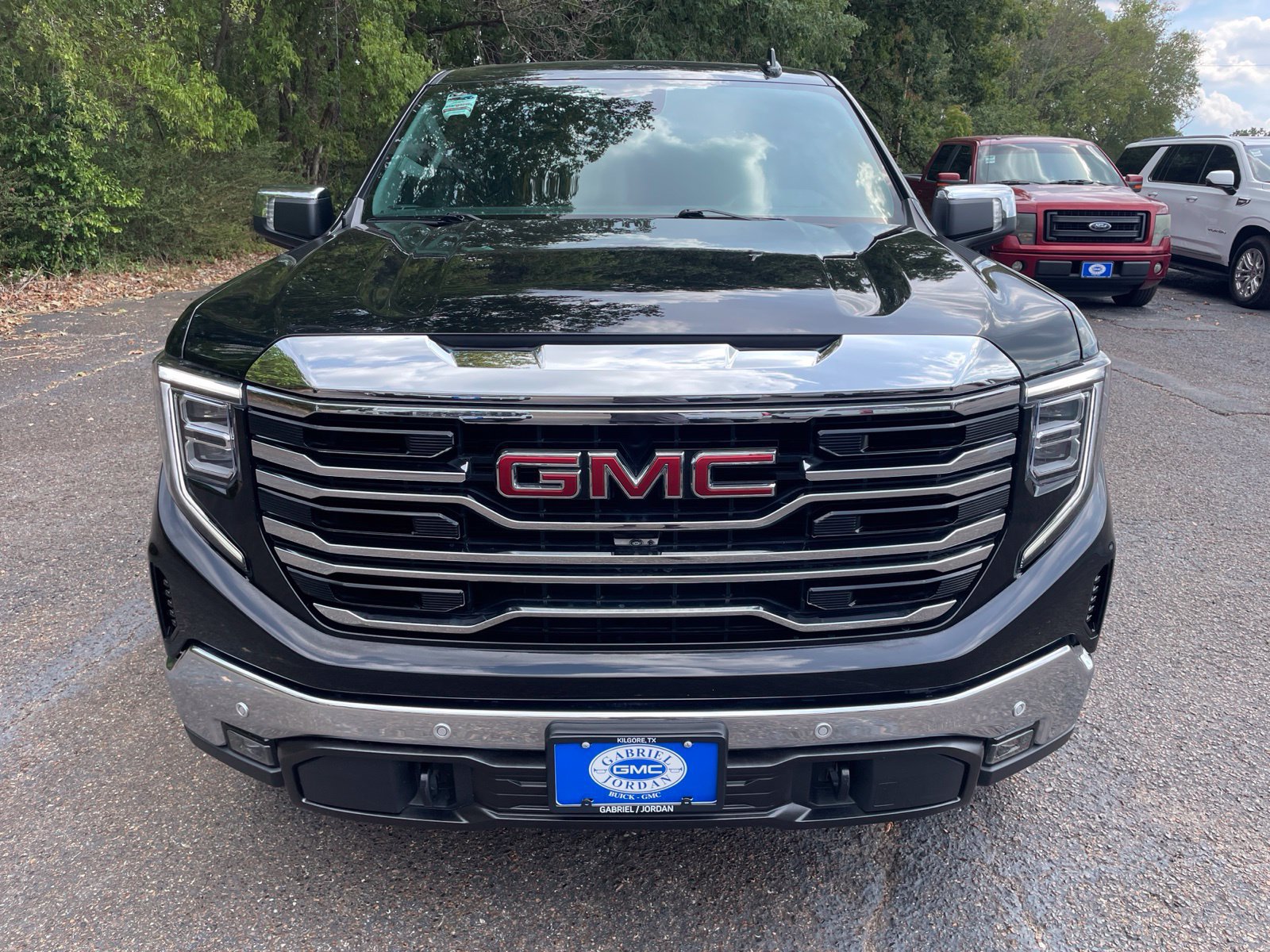 Used 2025 GMC Sierra 1500 SLT AWD/4WD image 10
