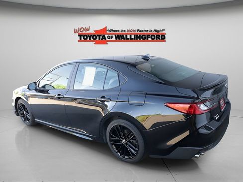 Used 2025 Toyota Camry SE FWD image 6