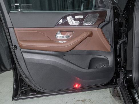 New 2026 Mercedes-Benz GLS 450 4MATIC image 10