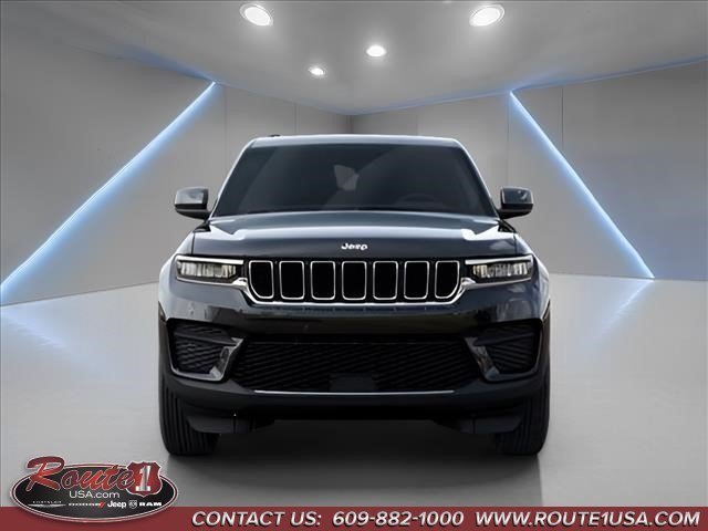 New 2026 Jeep Grand Cherokee Laredo w/ MOPAR Finishing Package AWD/4WD image 7