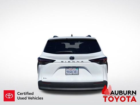 Certified 2026 Toyota Sienna LE FWD image 7