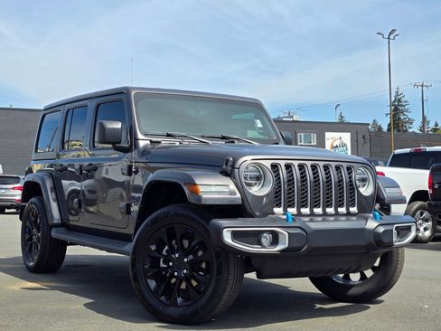Used 2022 Jeep Wrangler Unlimited Sahara AWD/4WD image 1