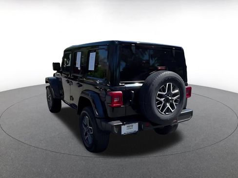 Used 2025 Jeep Wrangler Unlimited Sahara AWD/4WD image 15