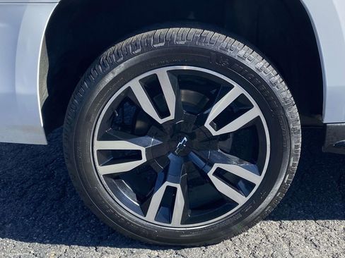 Used 2019 Chevrolet Suburban Premier image 7