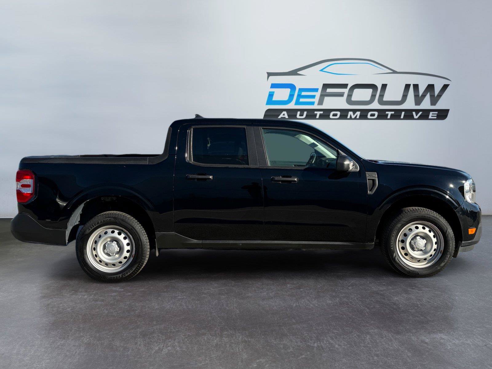 Used 2022 Ford Maverick XL FWD image 2
