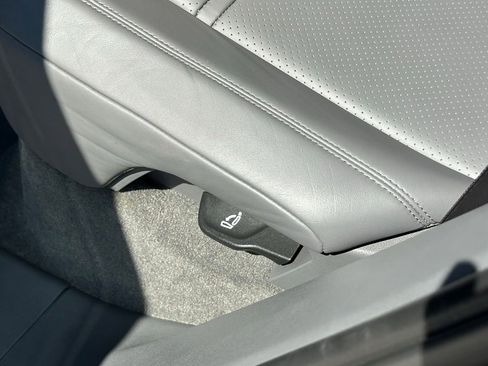 Used 2022 Porsche Cayenne E-Hybrid Coupe image 30