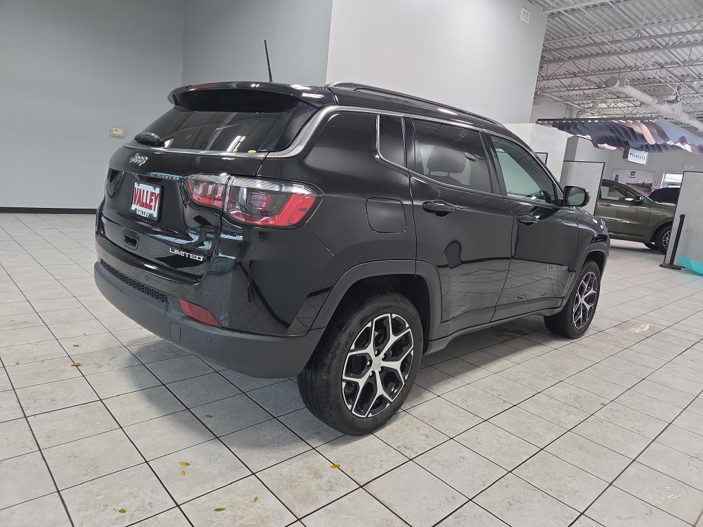 Used 2024 Jeep Compass Limited AWD/4WD image 8