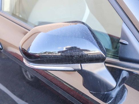 Used 2025 Toyota Camry SE w/ Convenience Package image 8