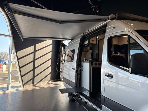 Used 2020 Mercedes-Benz Sprinter 144 Cargo image 16