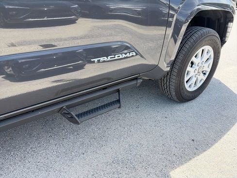 Used 2025 Toyota Tacoma SR5 RWD image 38