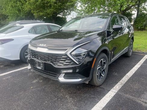 Used 2024 Kia Sportage LX image 1