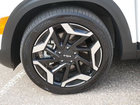 Certified 2024 Kia Seltos SX w/ SX Sunroof Package AWD/4WD image 15