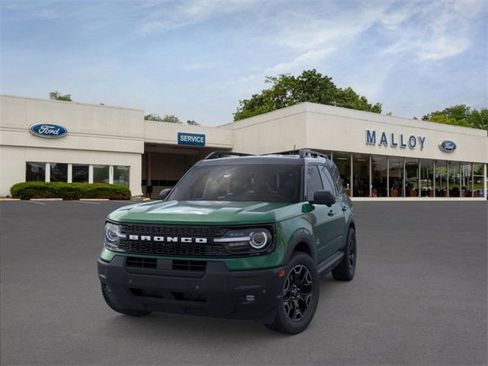 Used 2025 Ford Bronco Sport Outer Banks w/ Outer Banks Tech Package+ image 2