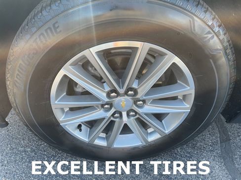 Certified 2023 Chevrolet Traverse LT image 3