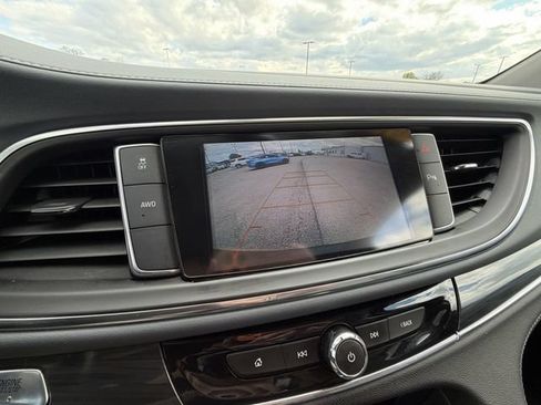 Used 2019 Buick Enclave Essence AWD/4WD image 19