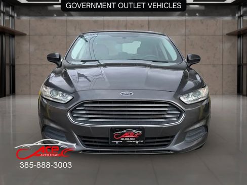 Used 2016 Ford Fusion S image 2