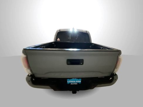 Used 2019 Toyota Tacoma TRD Off-Road image 7