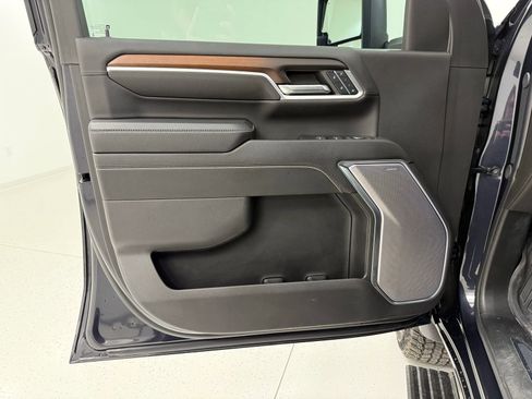 Used 2024 GMC Sierra 2500 Denali w/ Denali Reserve Package image 12