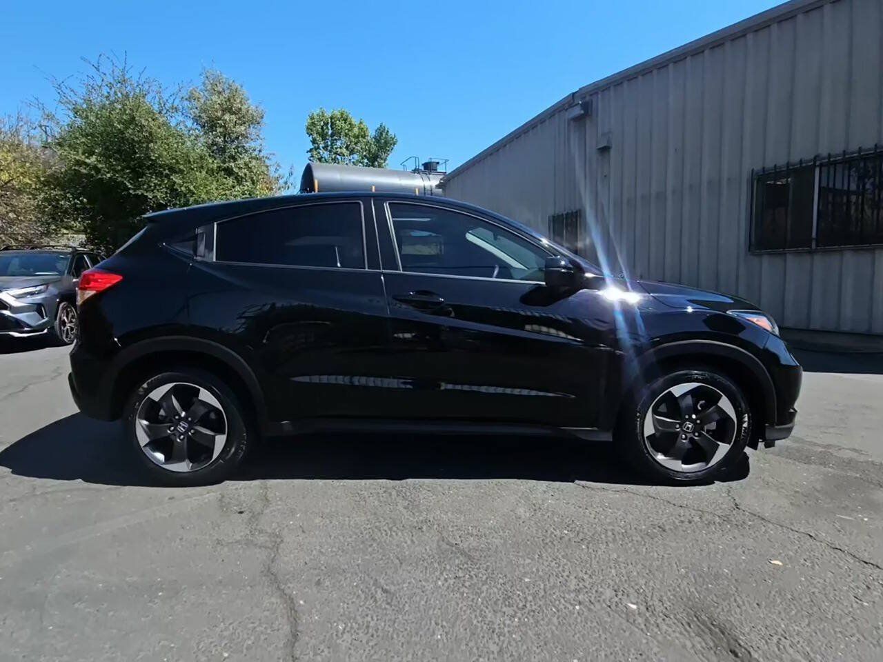 Used 2018 Honda HR-V EX image 3