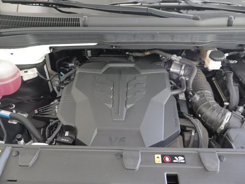 Used 2024 Kia Carnival LX FWD image 23