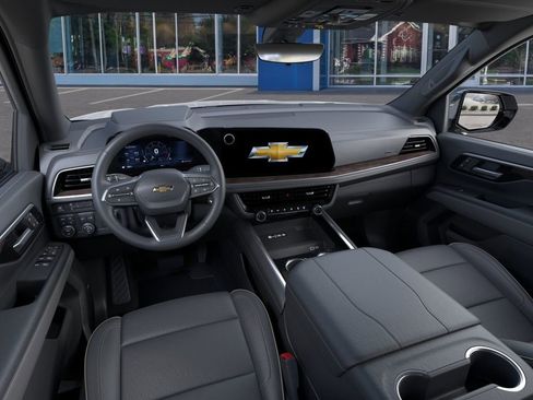 New 2026 Chevrolet Suburban Premier AWD/4WD image 15