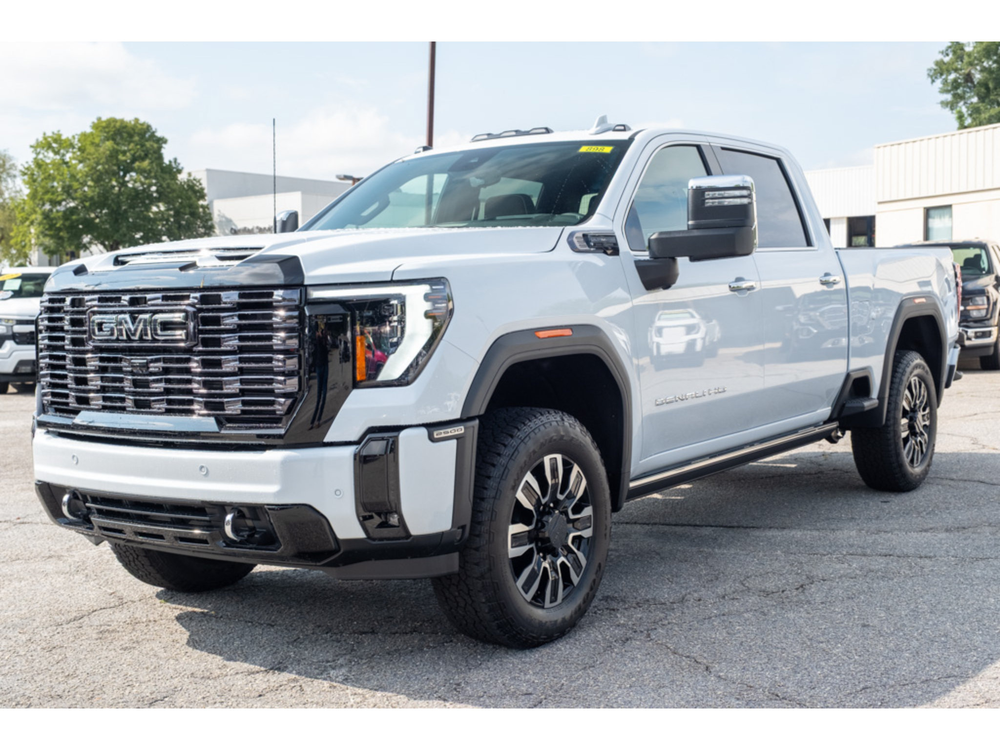 New 2026 GMC Sierra 2500 Denali Ultimate w/ LPO, Black Badging Package AWD/4WD image 4
